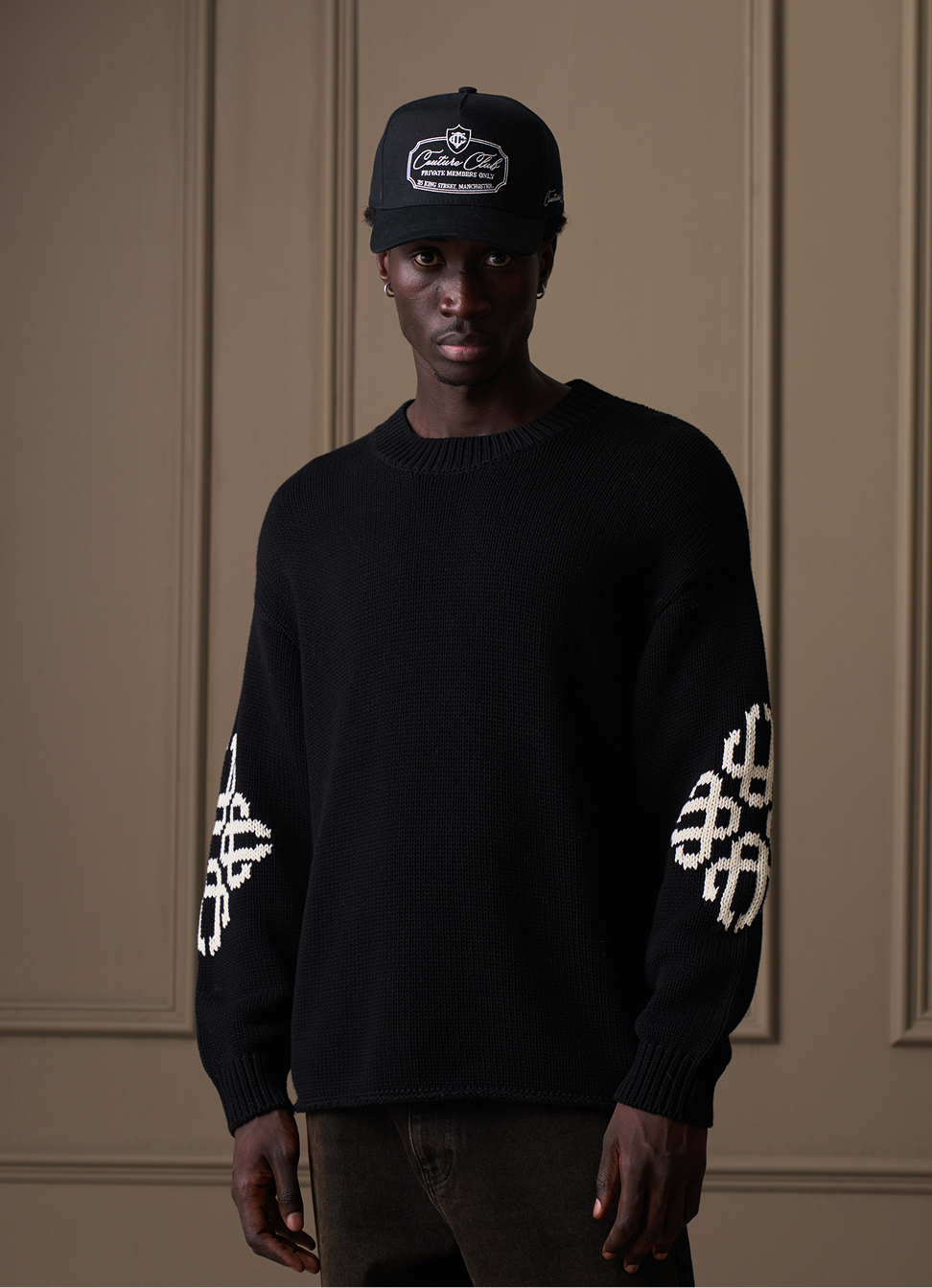 CHUNKY KNIT EMBLEM ELBOW JUMPER