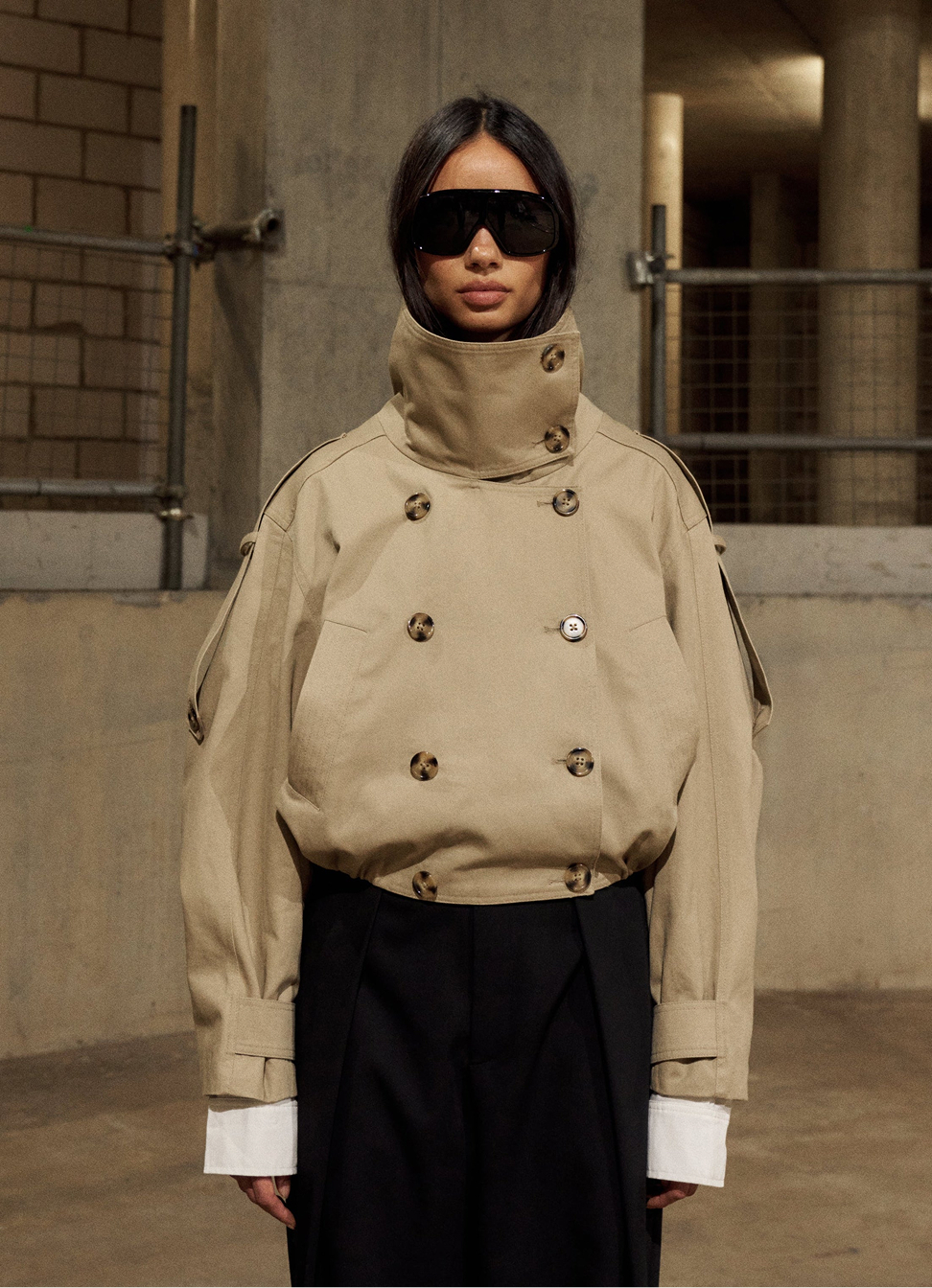 FUNNEL NECK BALLOON HEM SHORT TRENCH