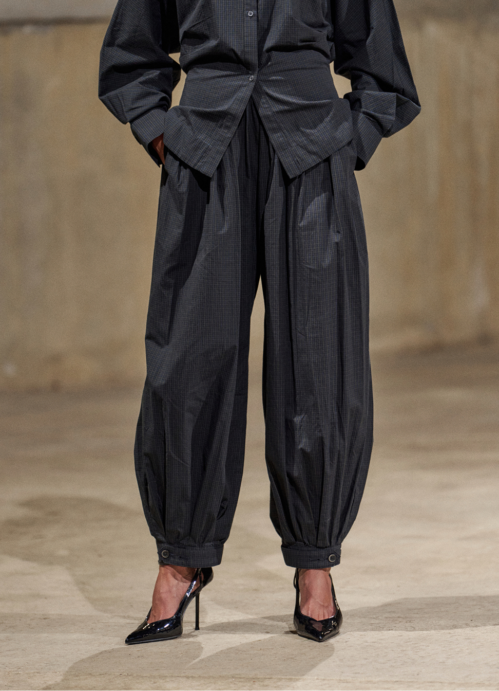 MICRO CHECK BALLOON TROUSERS
