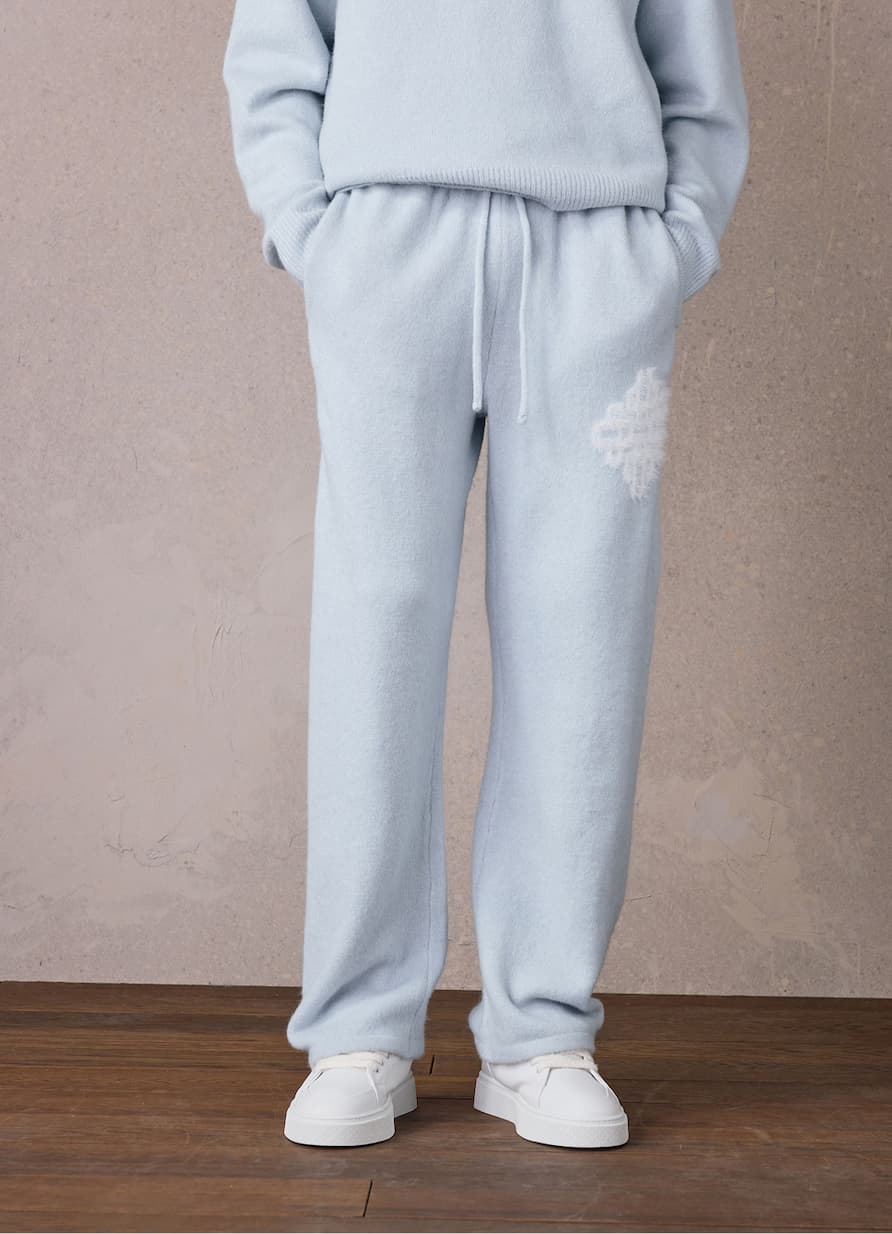 EMBLEM FLUFFY KNIT JOGGERS