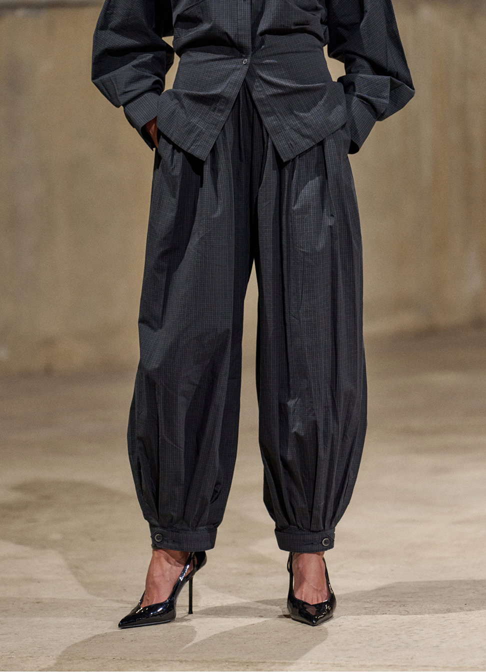 MICRO CHECK BALLOON TROUSERS
