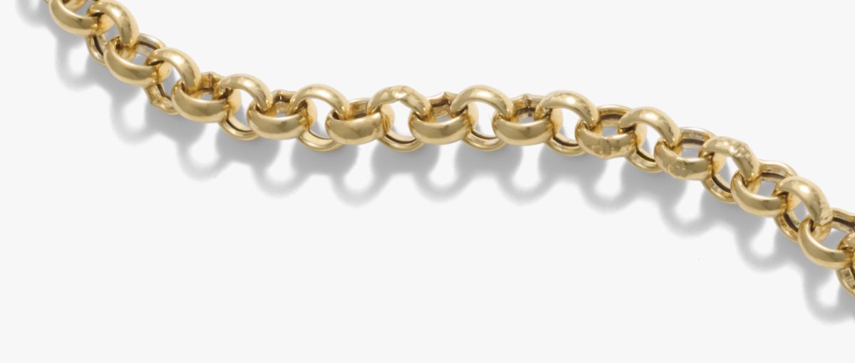 Gold rolo chain