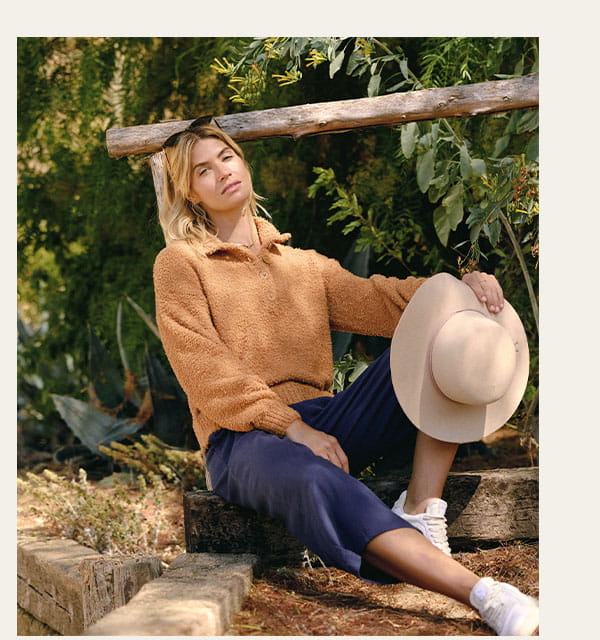Katalia Boucle Mock Neck Pullover