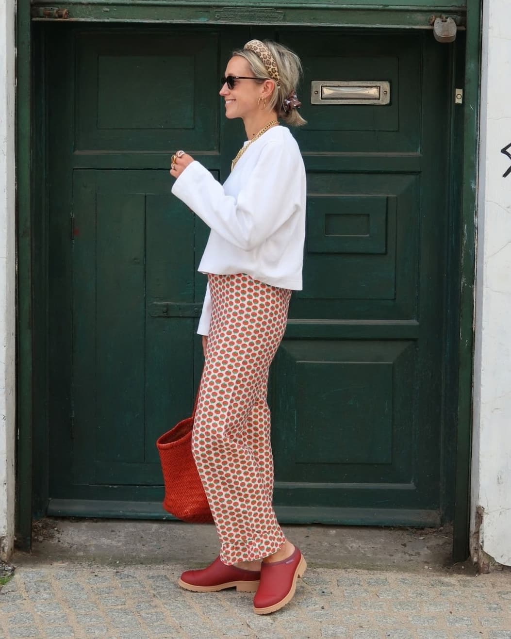 @goodmannerstyle wears Brick Red Billie Clog