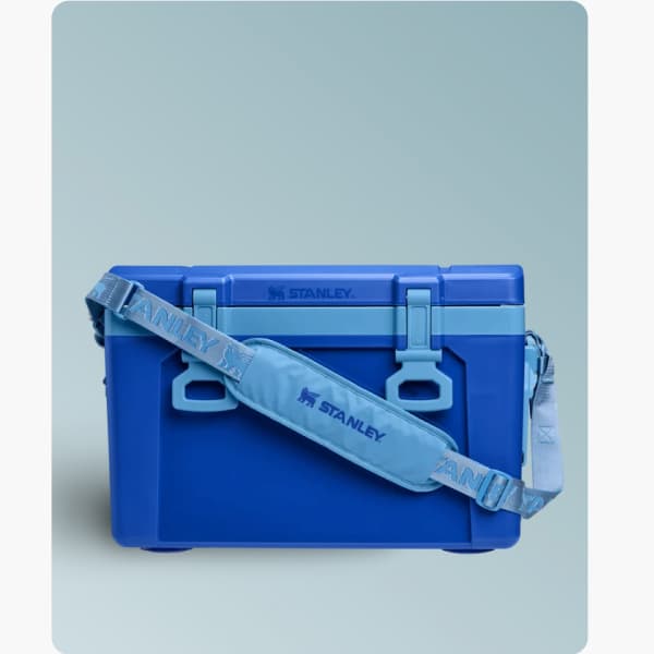 The Easy Carry Outdoor Cooler + Strap | 24 QT