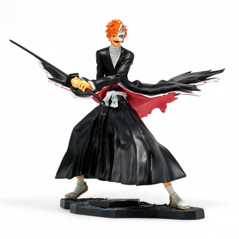 Ichigo Kurosaki Bleach beeldje van ABYstyle Studio met zwaard en zwart gewaad