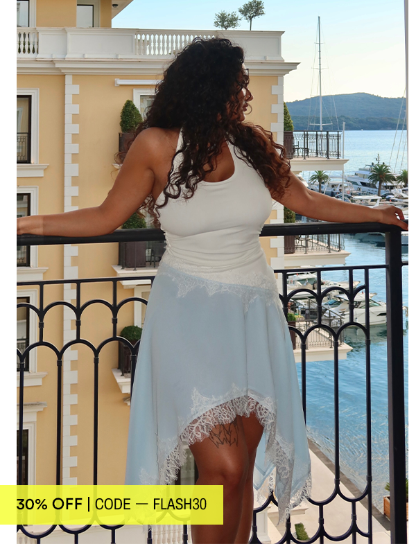 @rominadri wears Brionee Midi Dress - Pale Blue White