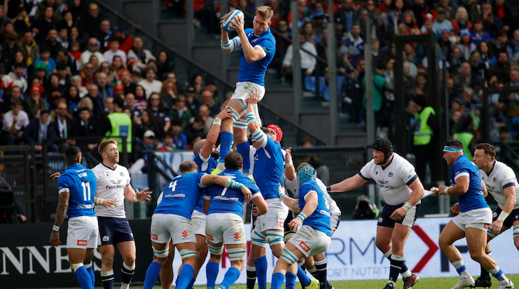 Rugby players in a scrum