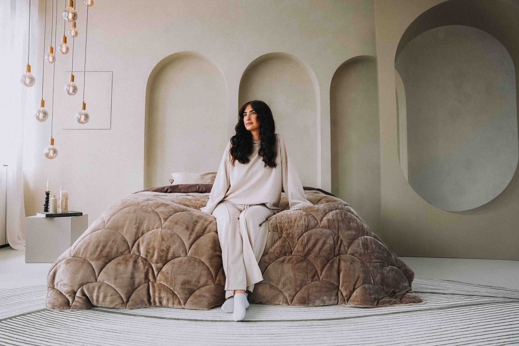 Een warme slaapkamer met een zacht velvet dekbed van YNOT Dreambig