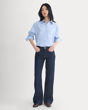 Image | Model wearing Everyday Oxford Shirt in Light Blue