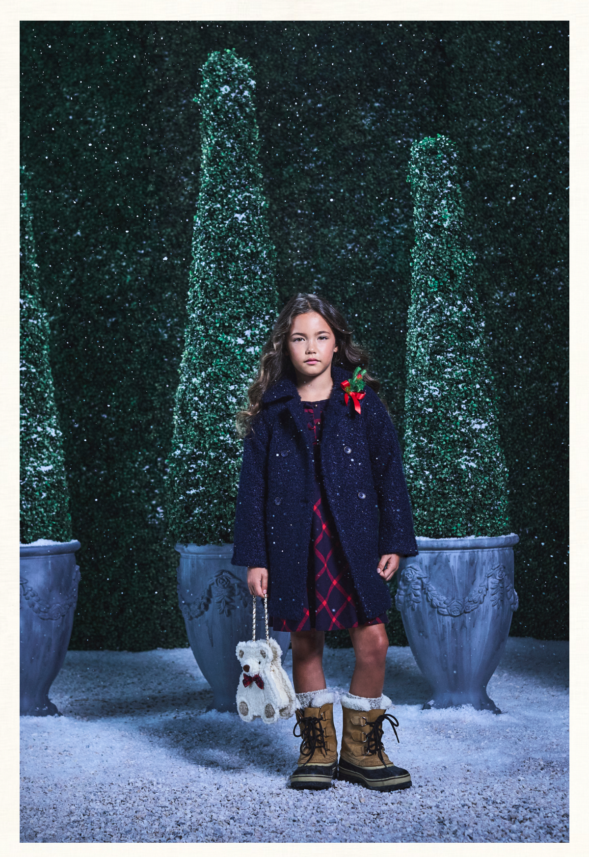 CHAPTER II THE HOLIDAY From a treasured teddy bear purse to bows upon bows, unwrap the magic of the season.