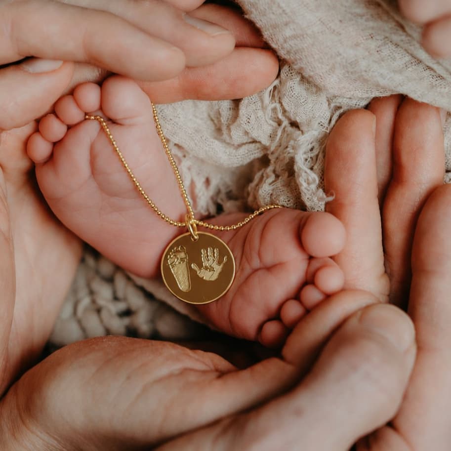Baby Handabdruck als Schmuckgravur