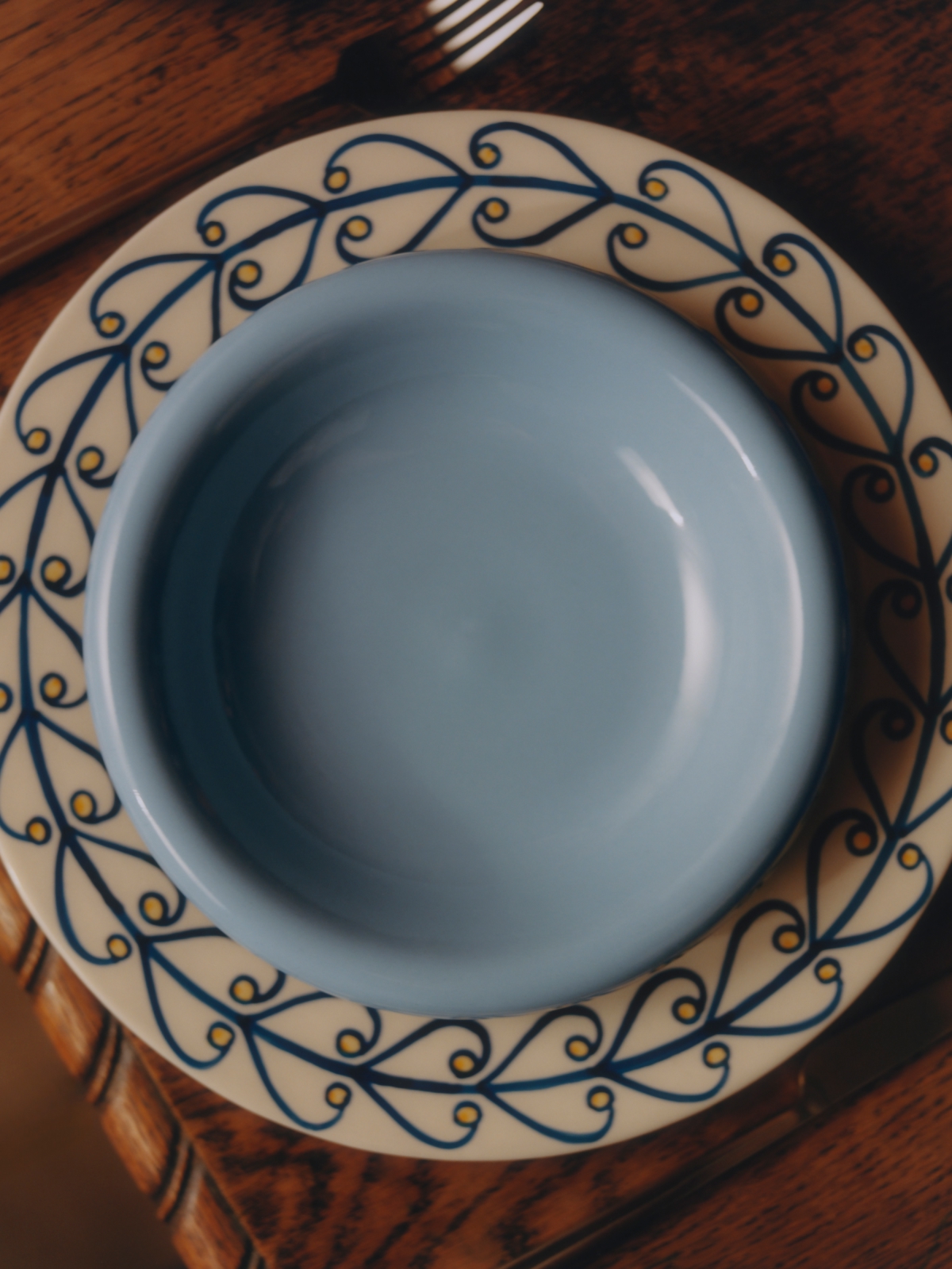 Holiday tableware