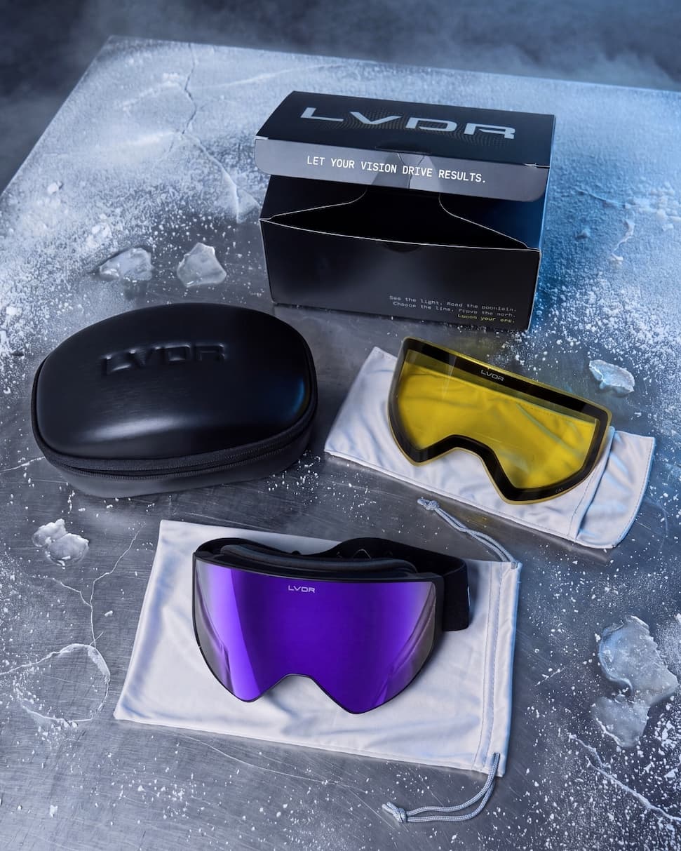 Set der Skibrille The Arc mit Hardcase, Schutzbeuteln und gelbem Visier