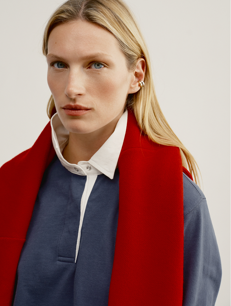 The Uni Rugby in Vintage Navy. Vintage vibe, modern appeal.